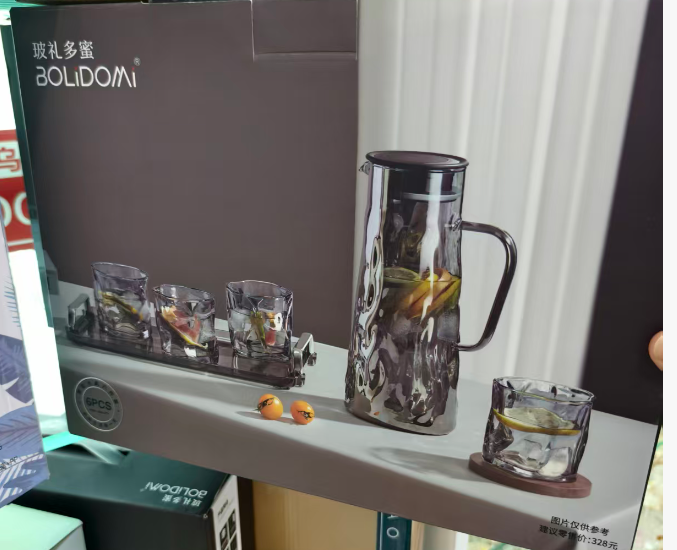 اباريق مع كاسات