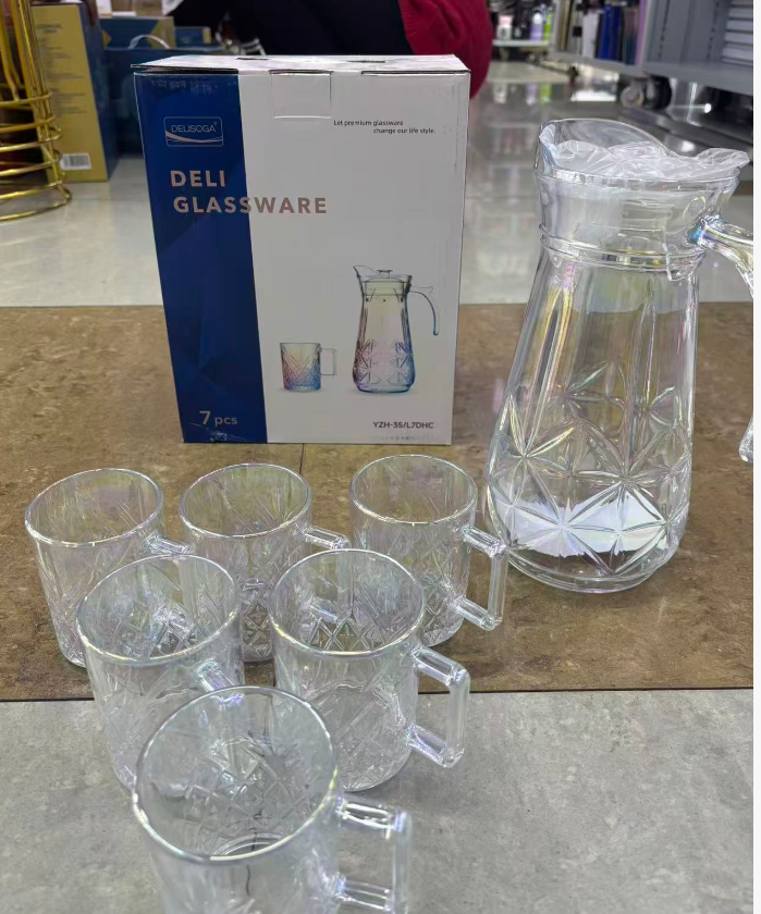 ابريق  مع كاسات